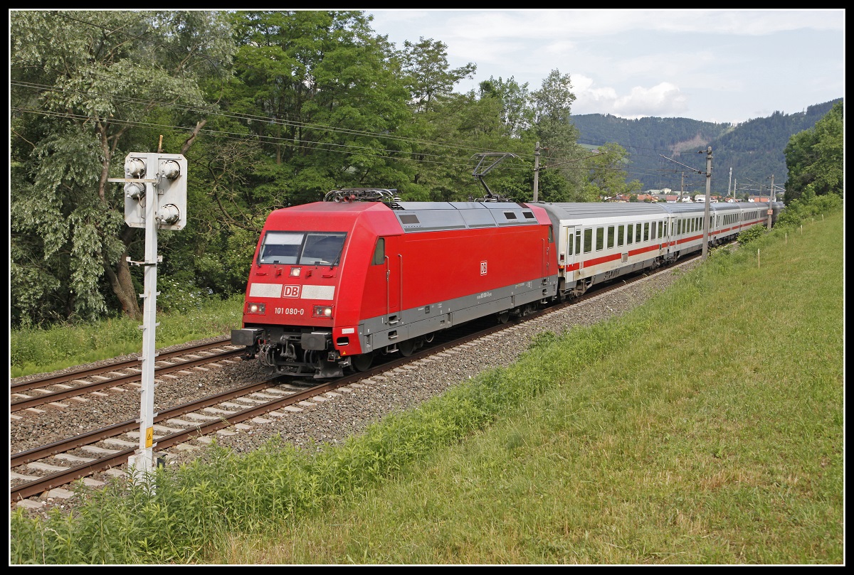 101 080 mit IC719 bei Pernegg am 17.06.2019.