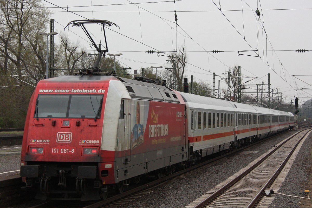 101 081  CEWE  schiebt am 21.4.13 einen IC durch Kln-Mlheim.