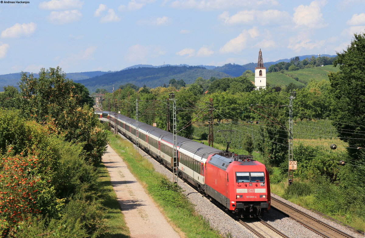 101 083-4 mit dem EC 9 (Hamburg Altona - Zürich HB) bei Denzlingen 21.7.22