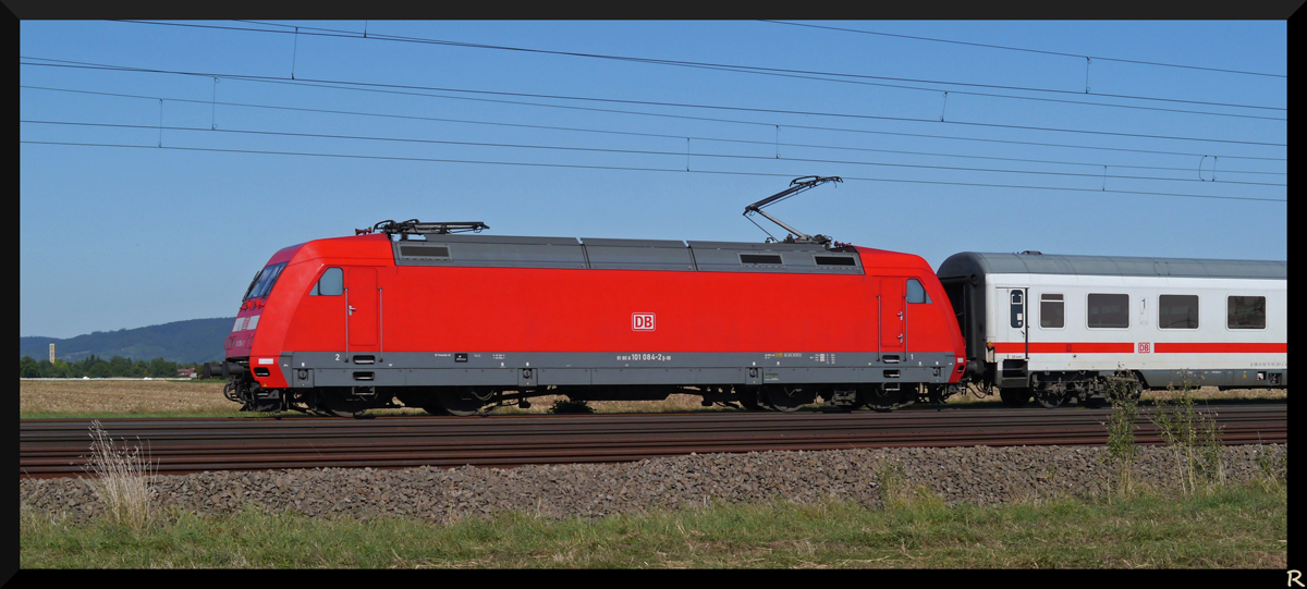 101 084-2 mit einem IC in Mannheim-Friedrichsfeld. (05.09.2013)