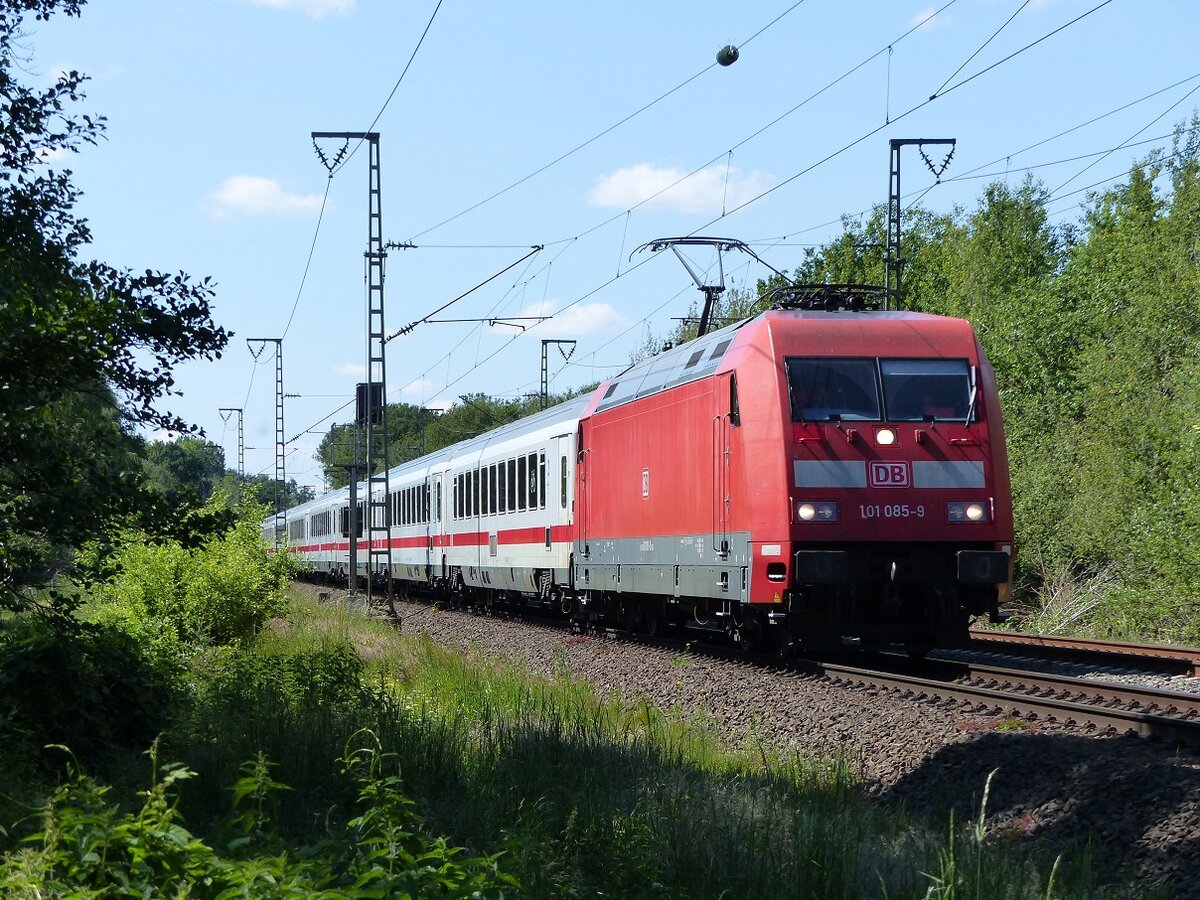 101 085 mit IC nach Berlin in Rheine=Bentlage, 29.05.19