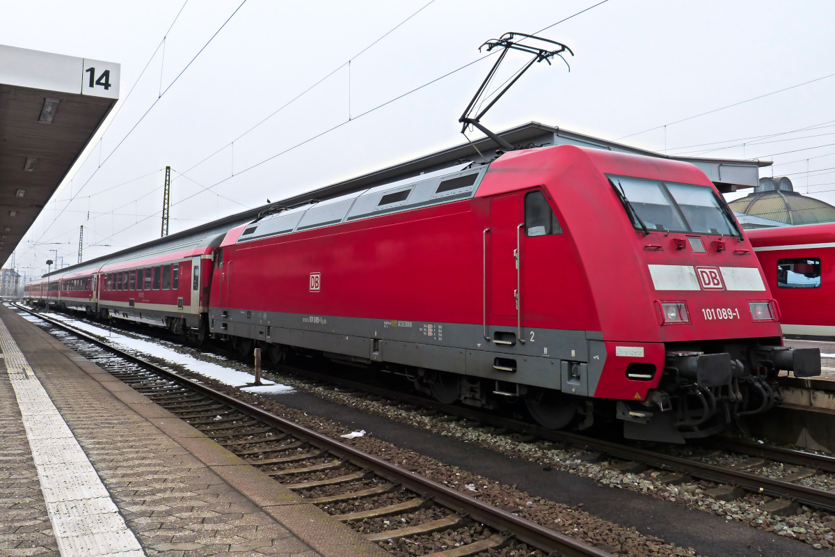 101 089-1 am München-Nürnberg-Express in Nürnberg Hbf 04.03.2018
