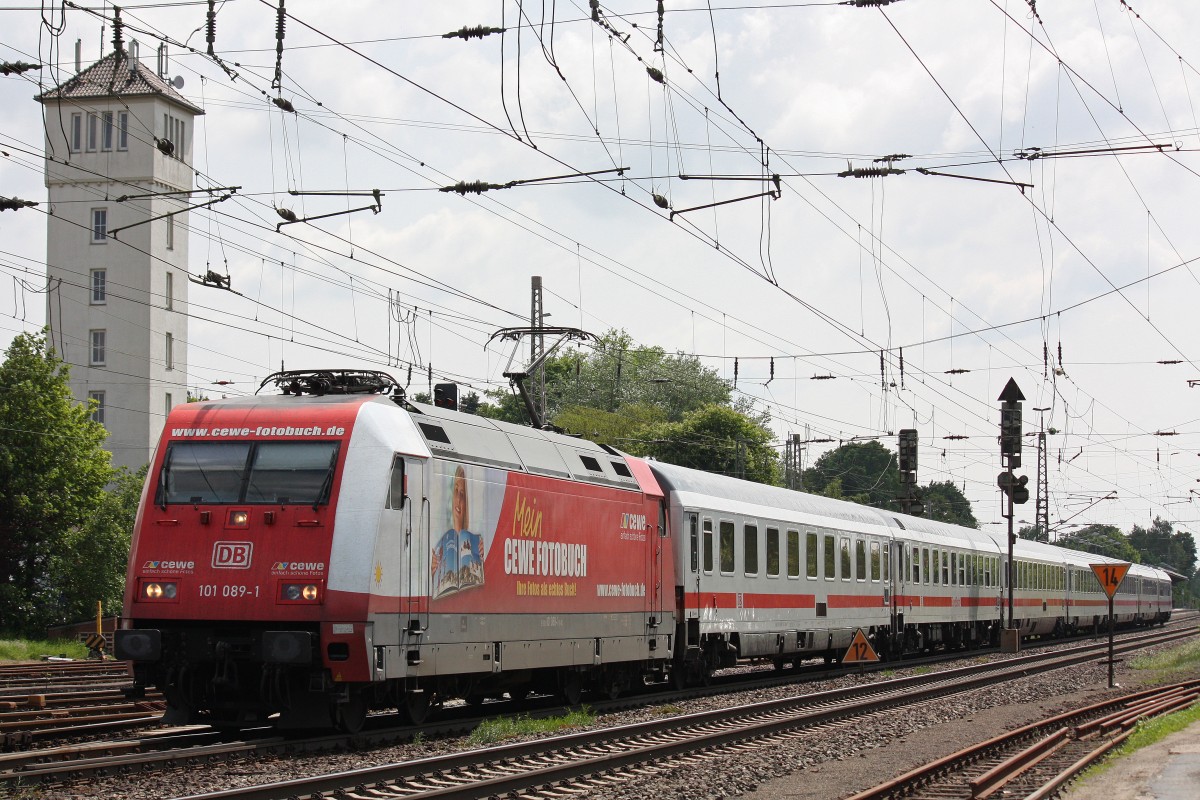 101 089 am 31.5.13 mit einem IC in Verden (Aller).