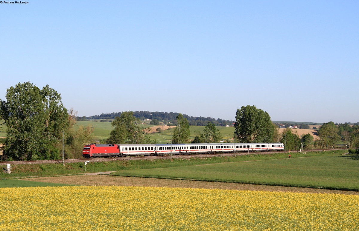 101 095-8 mit dem IC 1911 (Frankfurt(Main)Hbf-Stuttgart Hbf) bei Helmsheim 7.5.20