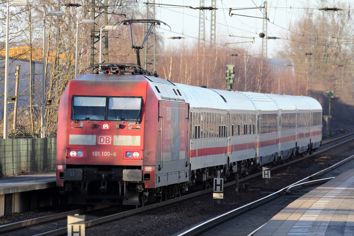 101 100-6 durchfährt mit IC 2205 nach Köln Hbf. Recklinghausen-Süd 28.2.2015