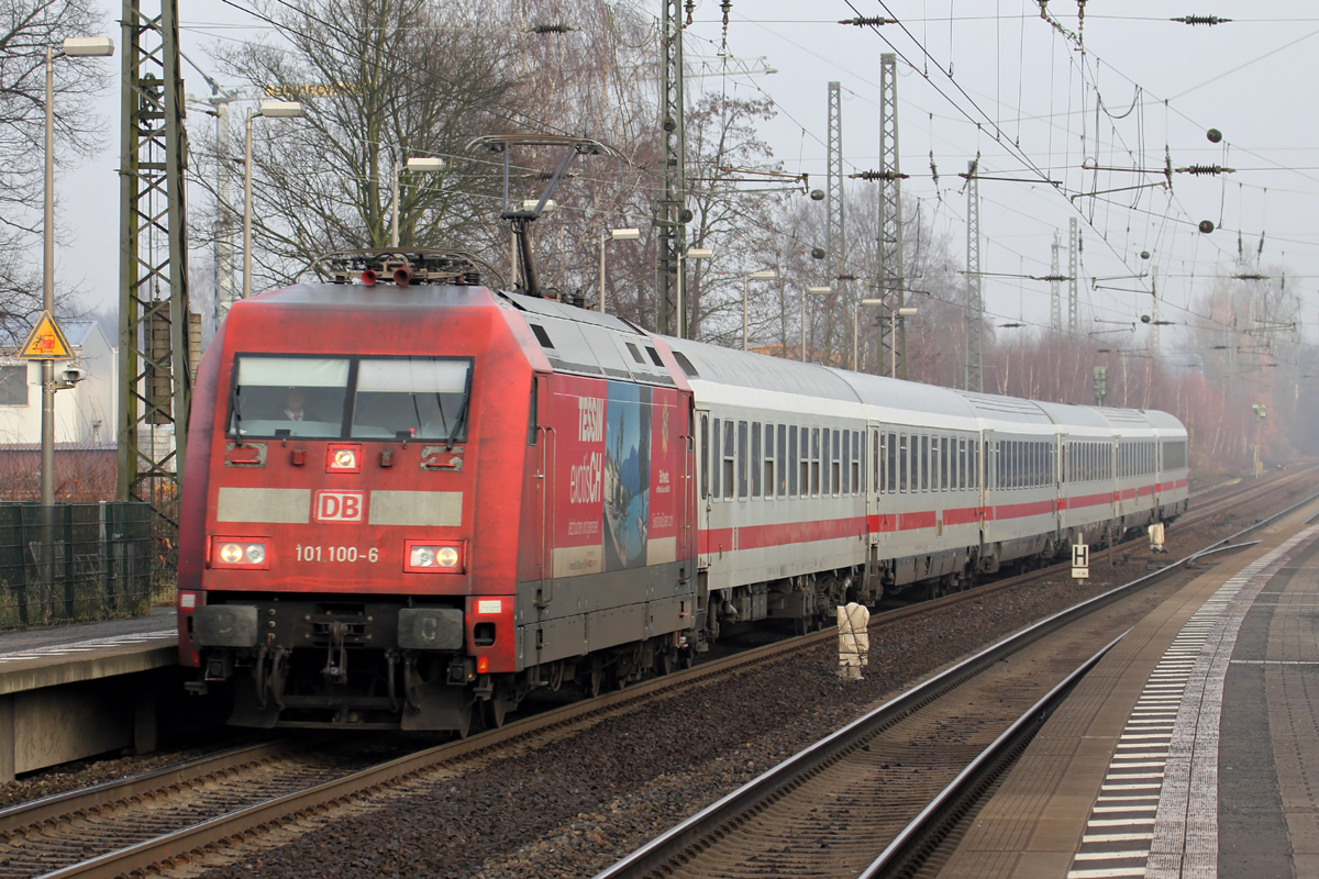 101 100-6 mit IC 2009 nach Köln Hbf. bei der Durchfahrt in Recklinghausen-Süd 17.1.2015