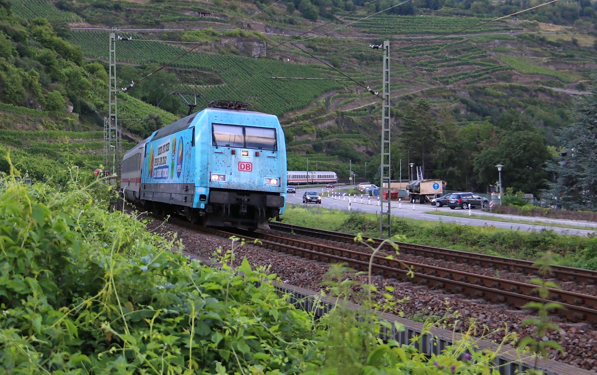 101 102-2 mit IC in Richtung Süden. Aufgenommen in Oberwesel am 16.07.2014.