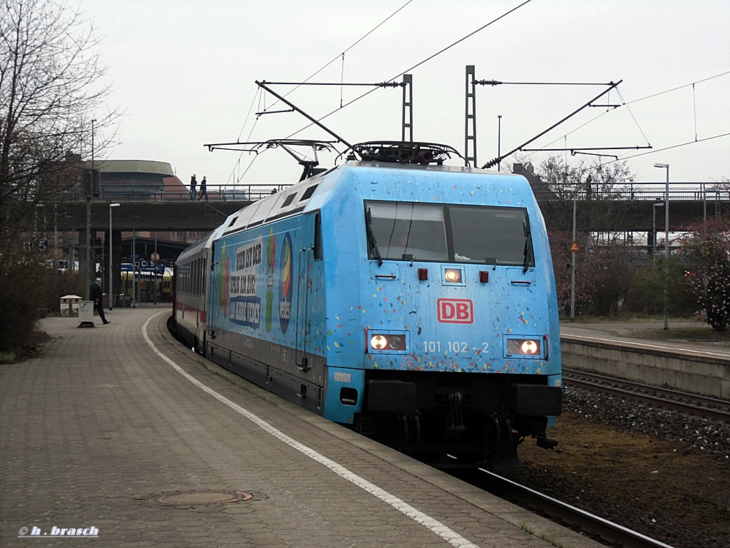 101 102-2 stand mit einen kurzen IC im bhf hh-harburg am 07.03.14