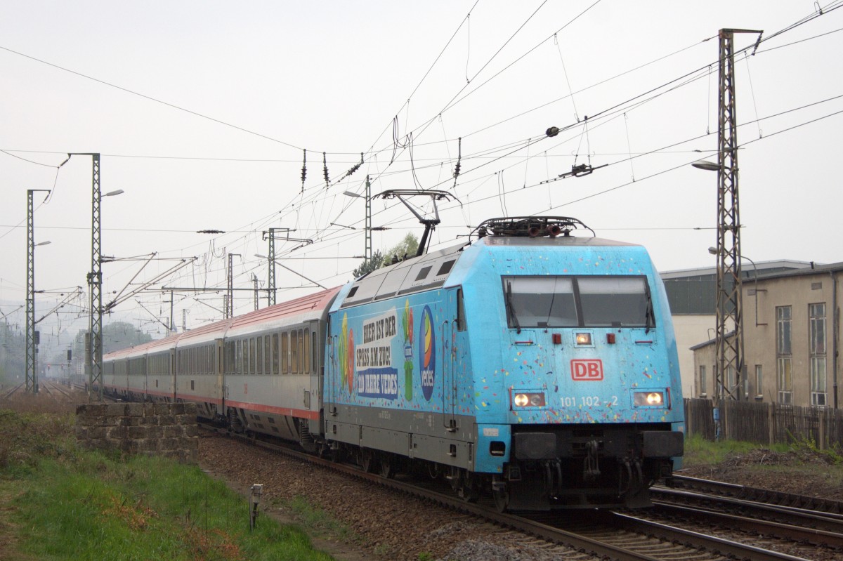101 102-2 zieht am 06.04.2014 den EC173 durch Cossebaude