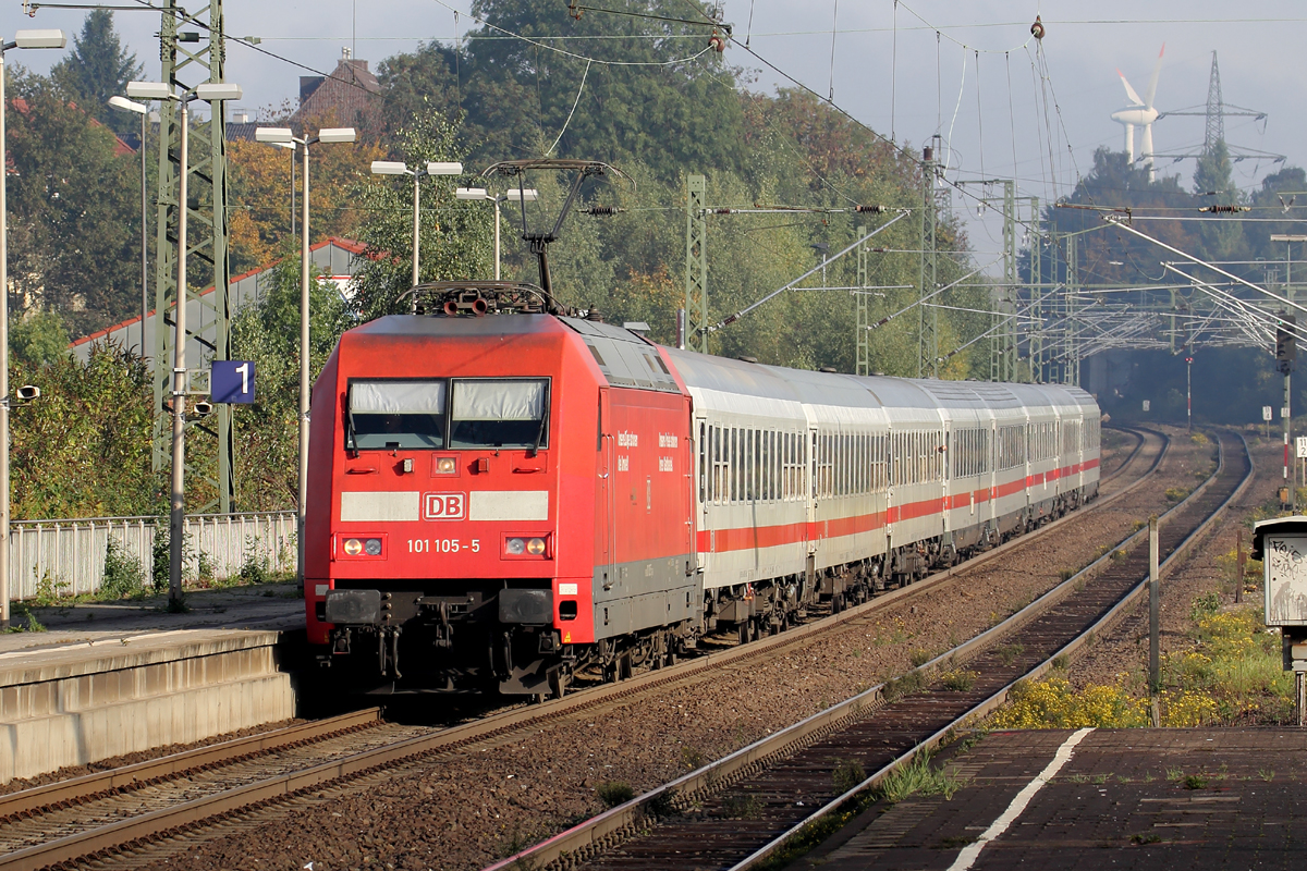 101 105-5 mit IC 1936 nach Kln Hbf. bei der Einfahrt in Recklinghausen 12.10.2013