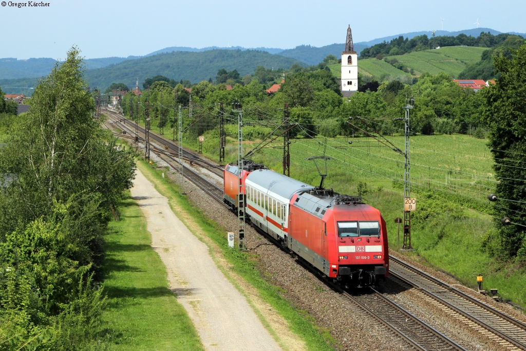 101 106-3 mit dem PbZ 2459 Karlsruhe-Basel bei Denzlingen am 07.06.2014. Am Zugende rollte noch 146 229 kalt mit.