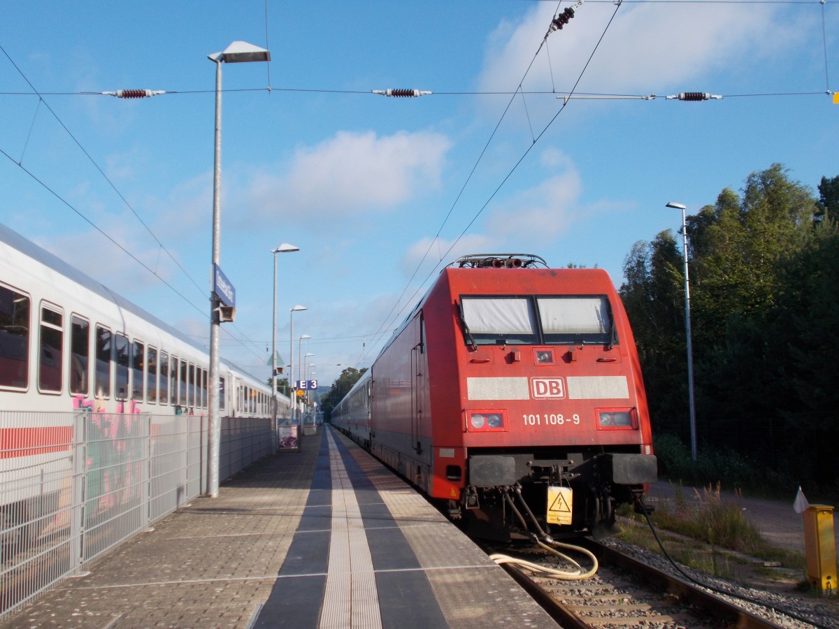 101 108,am 20.Juli 2014,wurde am Binzer Bahnsteig über Nacht abgestellt.