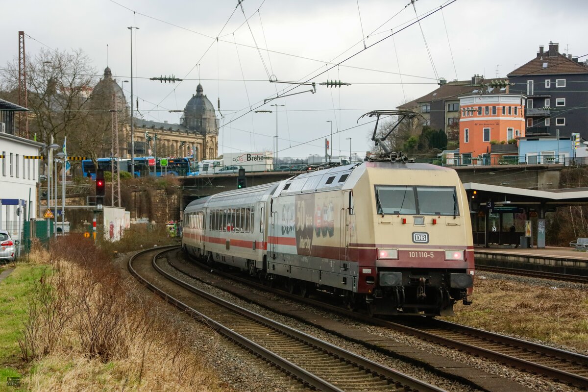 101 110-5  50 Jahre Intercity  DB mit IC in Wuppertal Steinbeck, Februar 2024.