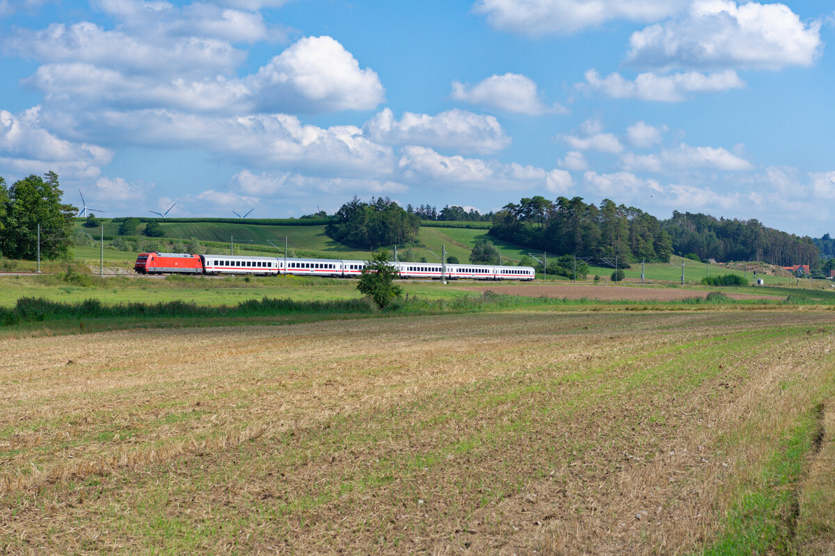 101 111 DB Fernverkehr mit dem IC 2082  Königssee  bei Oberdachstetten, 16.08.2020