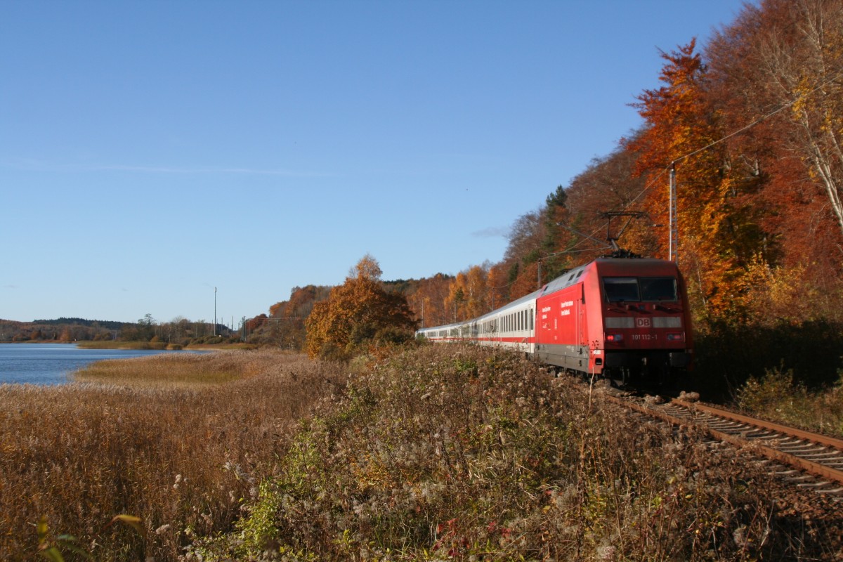101 112-1 Lietzow (Rügen) am Jasmunder Bodden 04.11.2007