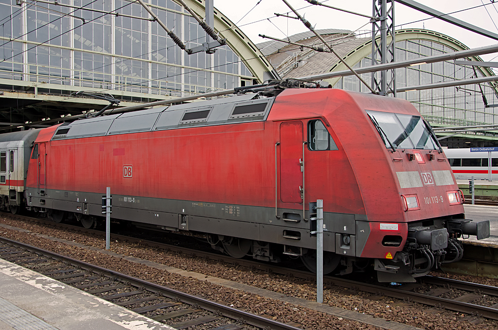 101 113-9 ( 91 80 6101 113-9 D-DB ), ABB Daimler-Benz Transportation GmbH, [D]-Kassel 33223, Baujahr 1998, Eigentümer: DB Fernverkehr AG, [D]-Frankfurt am Main, Bh Hamburg, Erst-Bw Hamburg, 24.12.2013, Berlin Ostbahnhof 