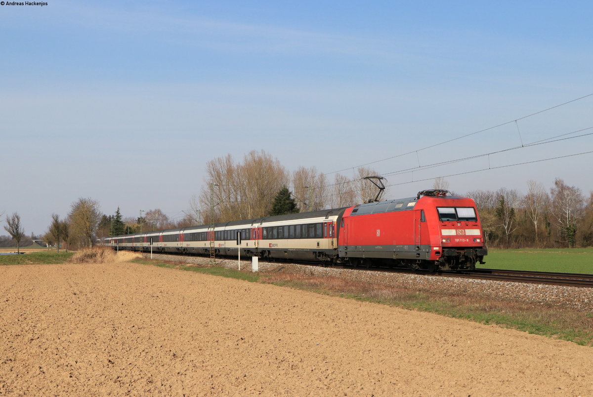 101 113-9 mit dem EC 9 (Hamburg Altona-Zürich HB) bei Riegel 8.3.21