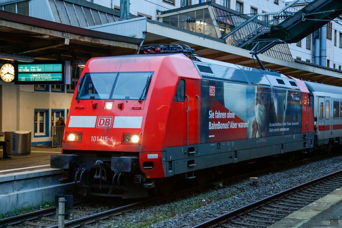 101 115-4  Bahnbonus  DB mit IC2040 in Wuppertal Hbf, am 04.02.2023.