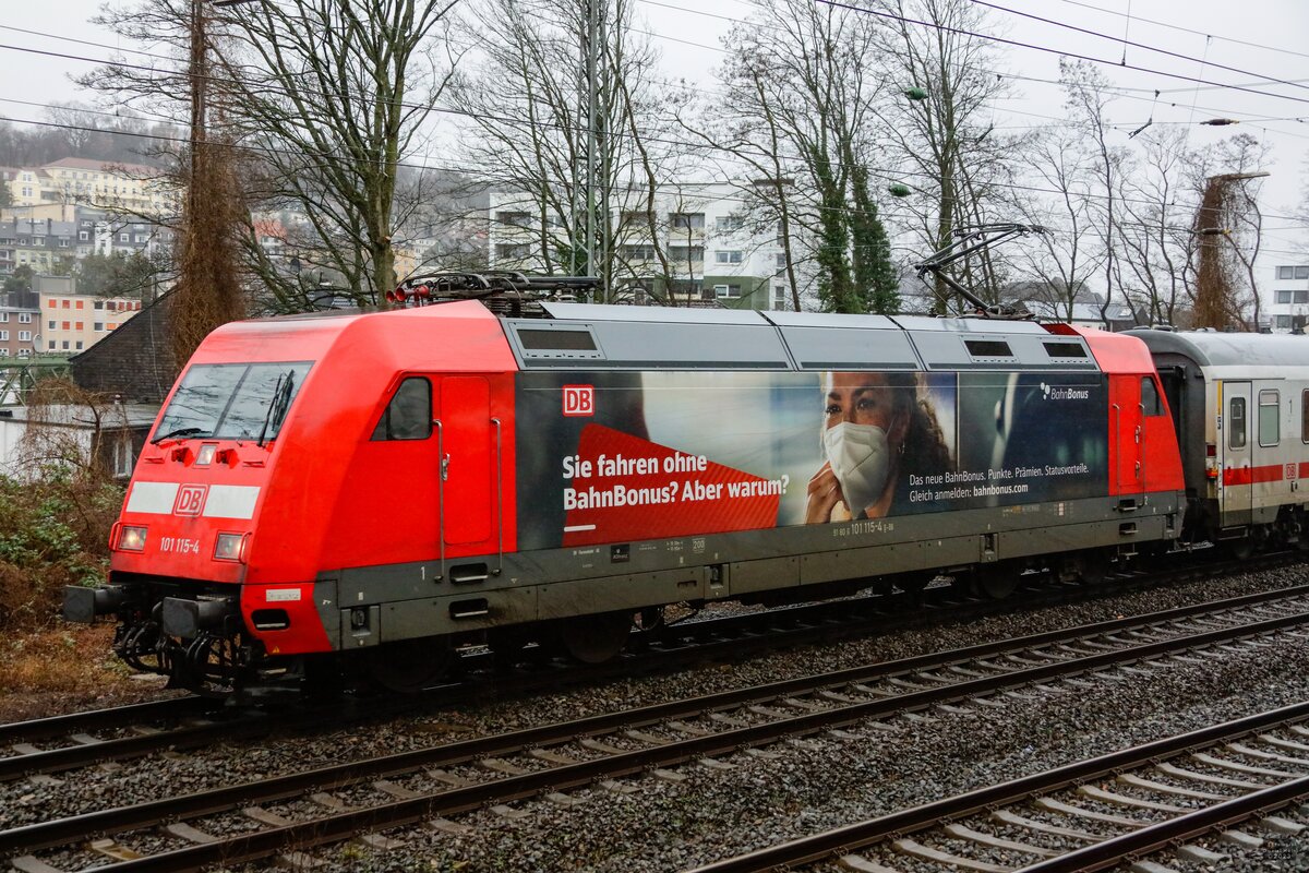 101 115-4  Bahnbonus  mit IC2044 in Wuppertal, am 05.02.2023.
