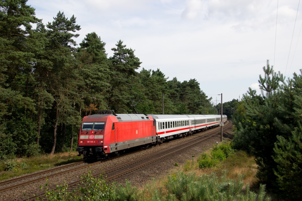 101 115-4 mit dem IC 134 (Norddeich Mole - Luxembourg) bei Haren (Ems) am 13.07.14