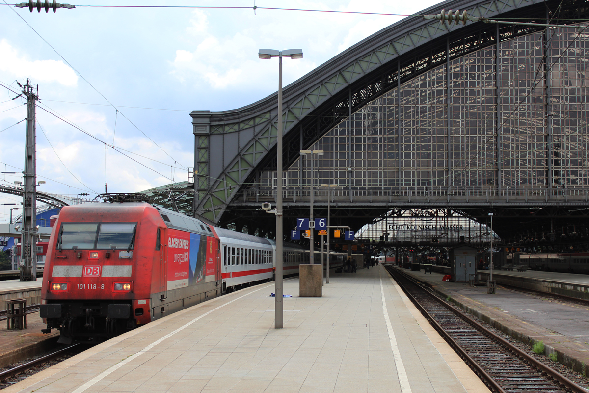 101 118 verlässt am 30.07.2015 Köln Hbf