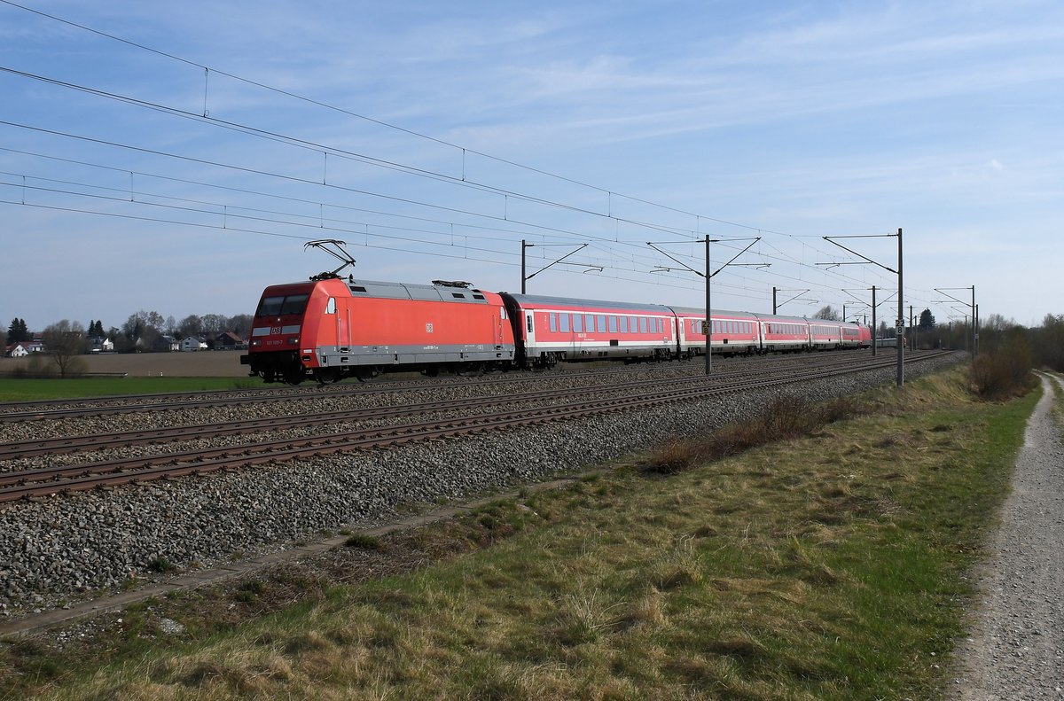 101 119 und im Schub 101 008 am 06.04.19 bei Hebertshausen