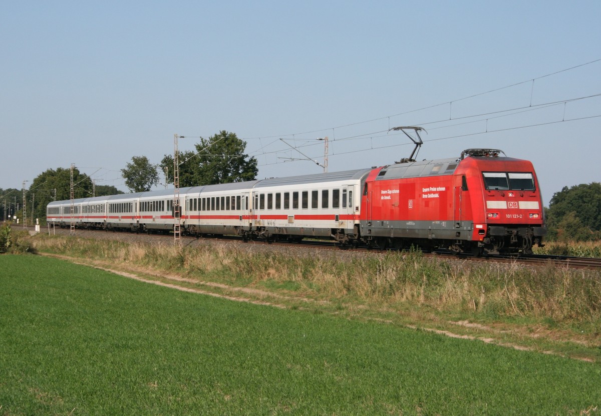 101 121 mit IC 2193  Wattenmeer  (Westerland [Sylt]–Gttingen) am 04.09.2014 zwischen Bad Bevensen und Uelzen
