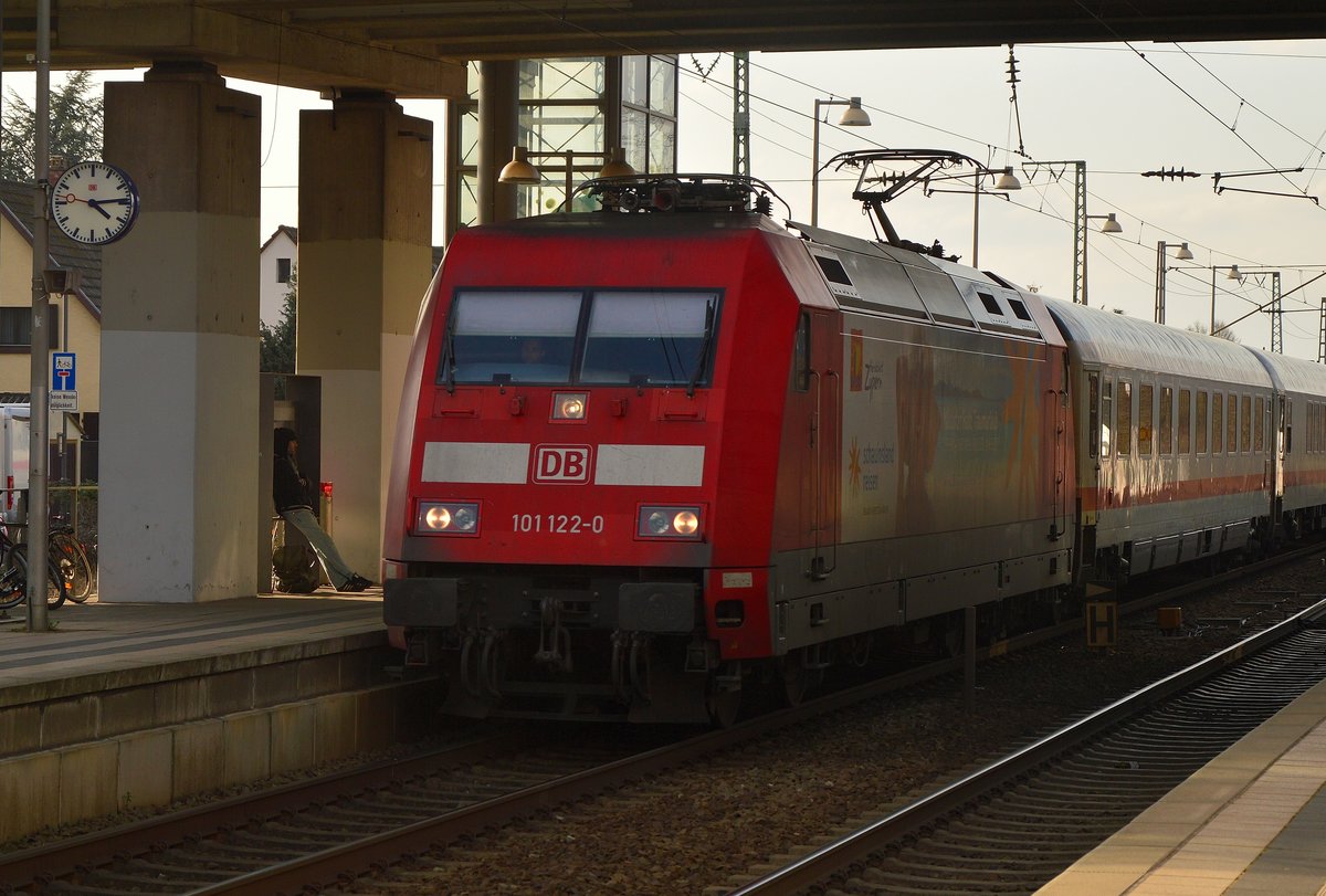 101 122-0 in Heidelberg Pfaffengund/Wieblingen. 13.3.2016