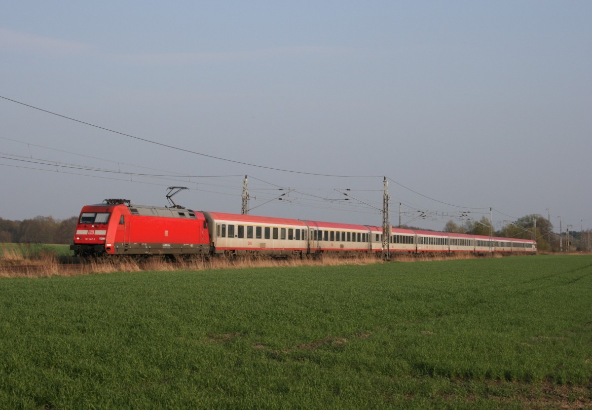 101 122 mit EC 172  Vindobona  (Villach Hbf–Hamburg-Altona) am 24.04.2013 zwischen Wnsdorf-Waldstadt und Zossen