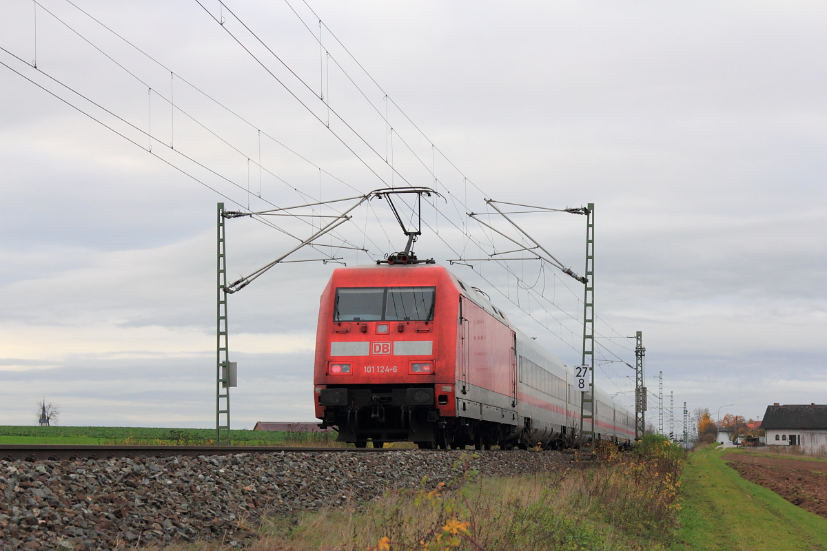 101 124-6 DB bei Lichtenfels am 10.11.2015.