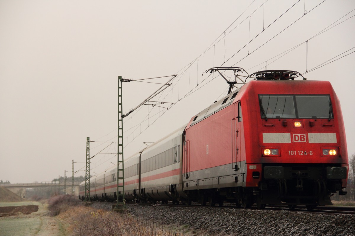 101 124-6 DB bei Reundorf am 09.12.2014.