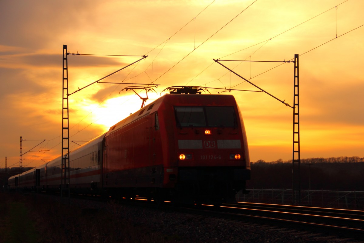 101 124-6 DB bei Staffelstein am 09.01.2014.