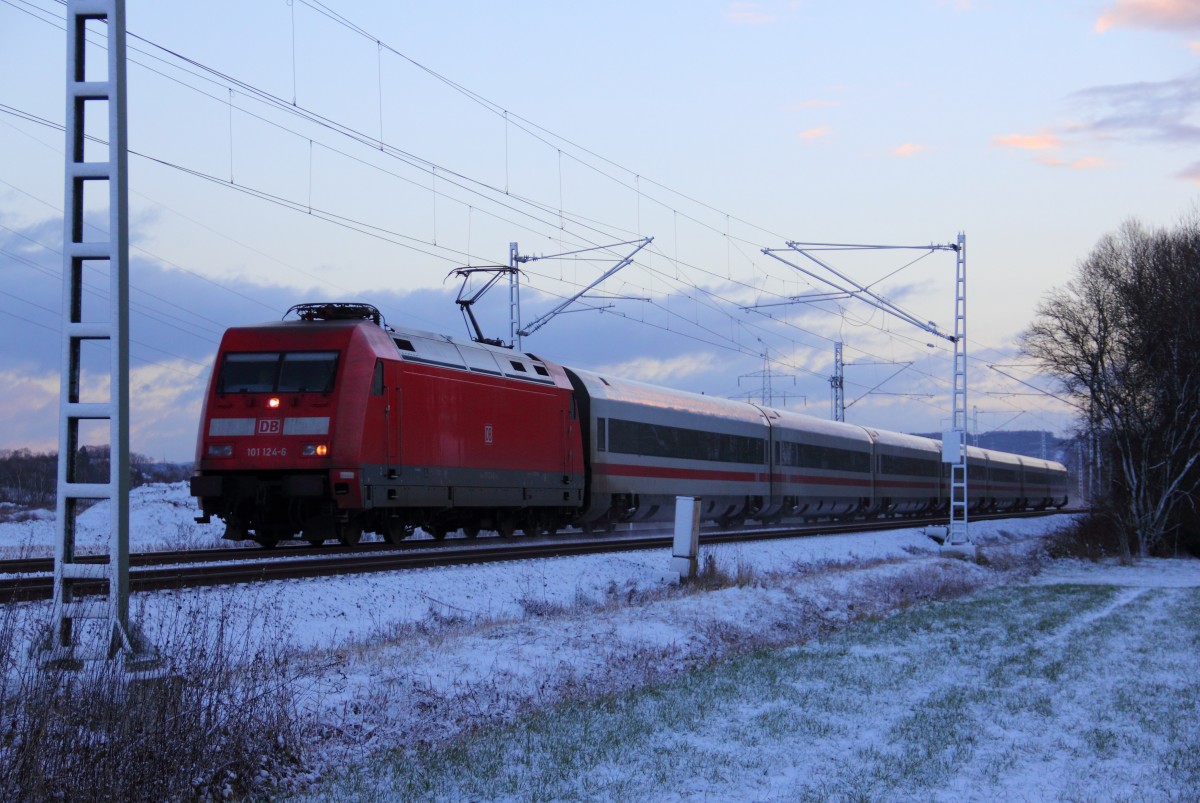 101 124-6 DB bei Trieb am 06.12.2013.