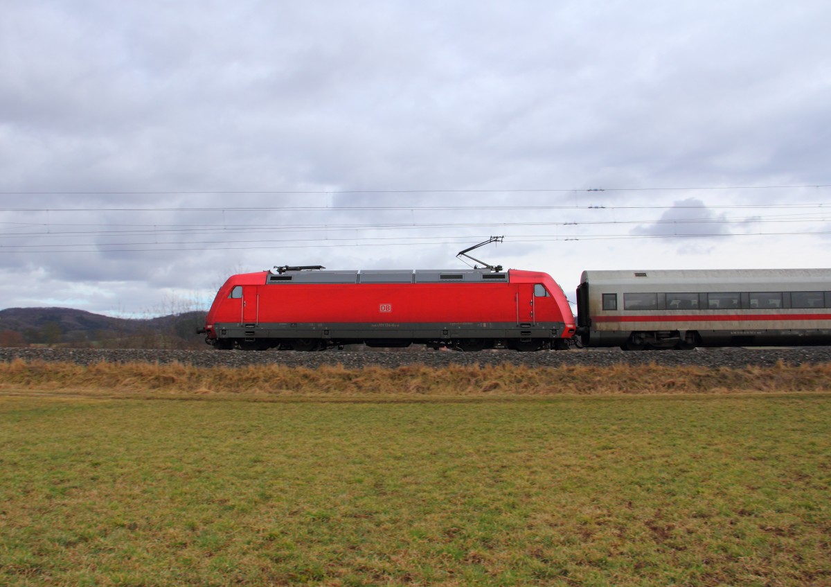 101 124-6 DB mit dem ICE 1008 bei Reundorf am 05.03.2015.