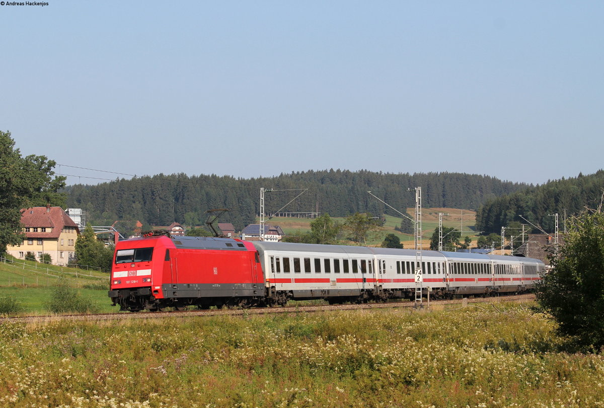 101 126-1 mit dem LPFT 78663 (Offenburg-Immendingen) bei Peterzell 4.8.19