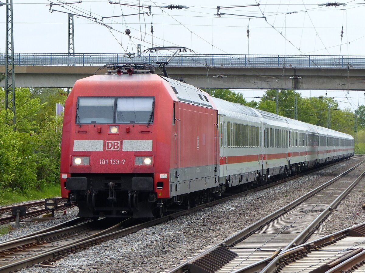 101 133 mit IC Stuttgart - Hamburg in Brock=Ostbevern, 05.05.2022