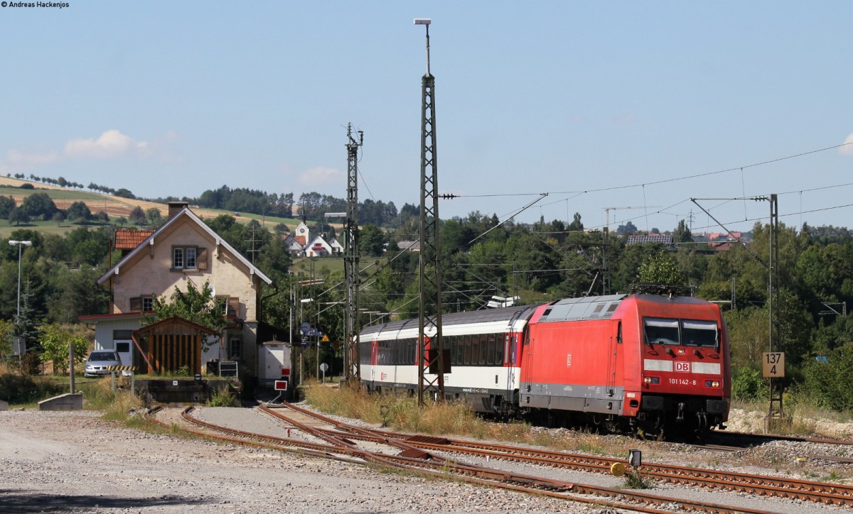 101 142-8 mit dem IC 187 (Stuttgart Hbf-Zrich HB) bei Welschingen 16.8.13