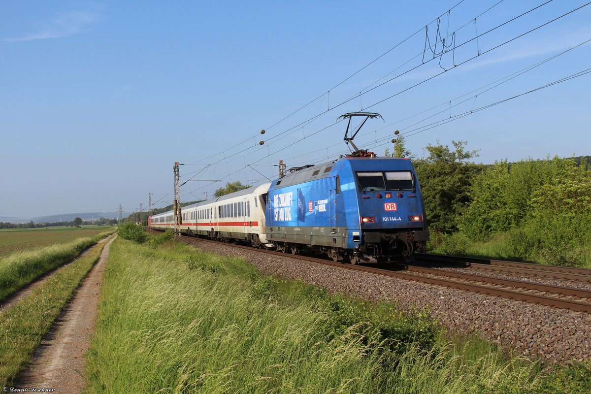 101 144-4 DB (Hertha BSC) mit de IC 2181 nach Göttingen bei Nörten-Hardenberg am 17.05.2018