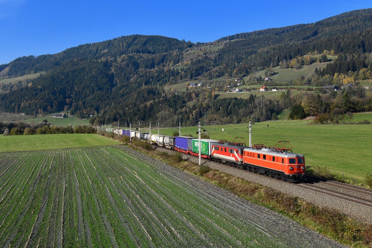 1010 002 + 1110 015 mit dem Wenzel-KLV am 14.10.2018 bei Trieben.