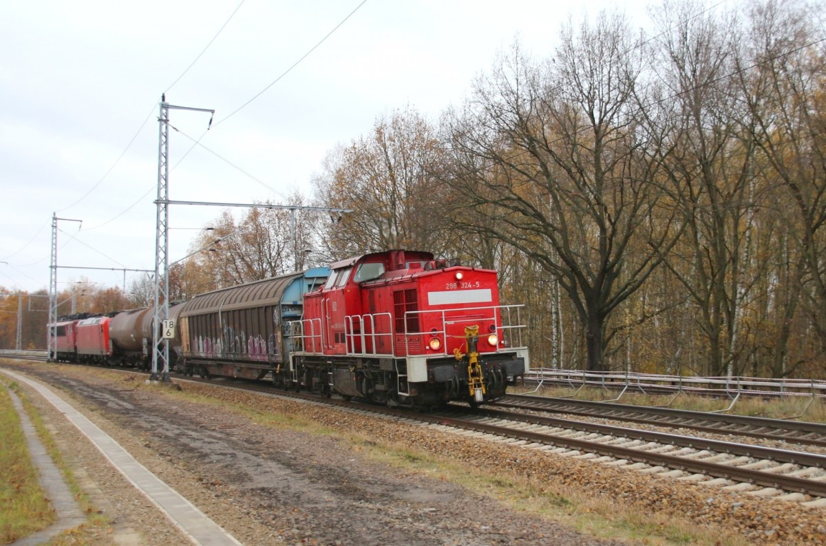 10.11.15 Zepernick. 298 324 mit 185 194 und 155 123 am Schluß Richtung Eberswalde.