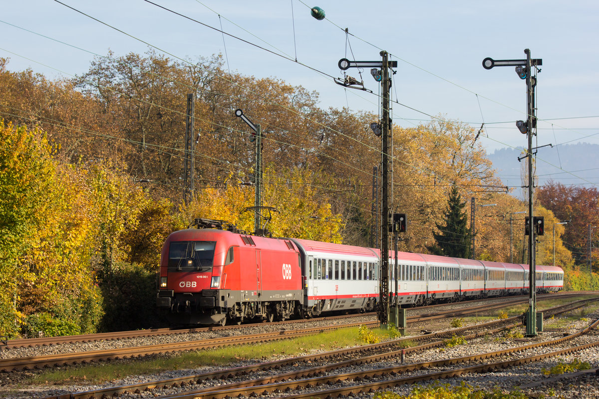 1016-001 mit IC 119 von Bregenz kommend kurz vor Lindau. 1.11.16
