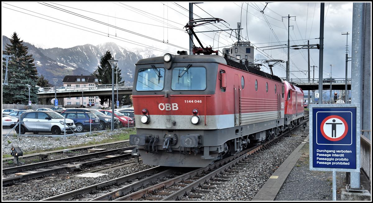 1016 006 und 1144 046 Tandem in Buchs SG. (10.12.2018)