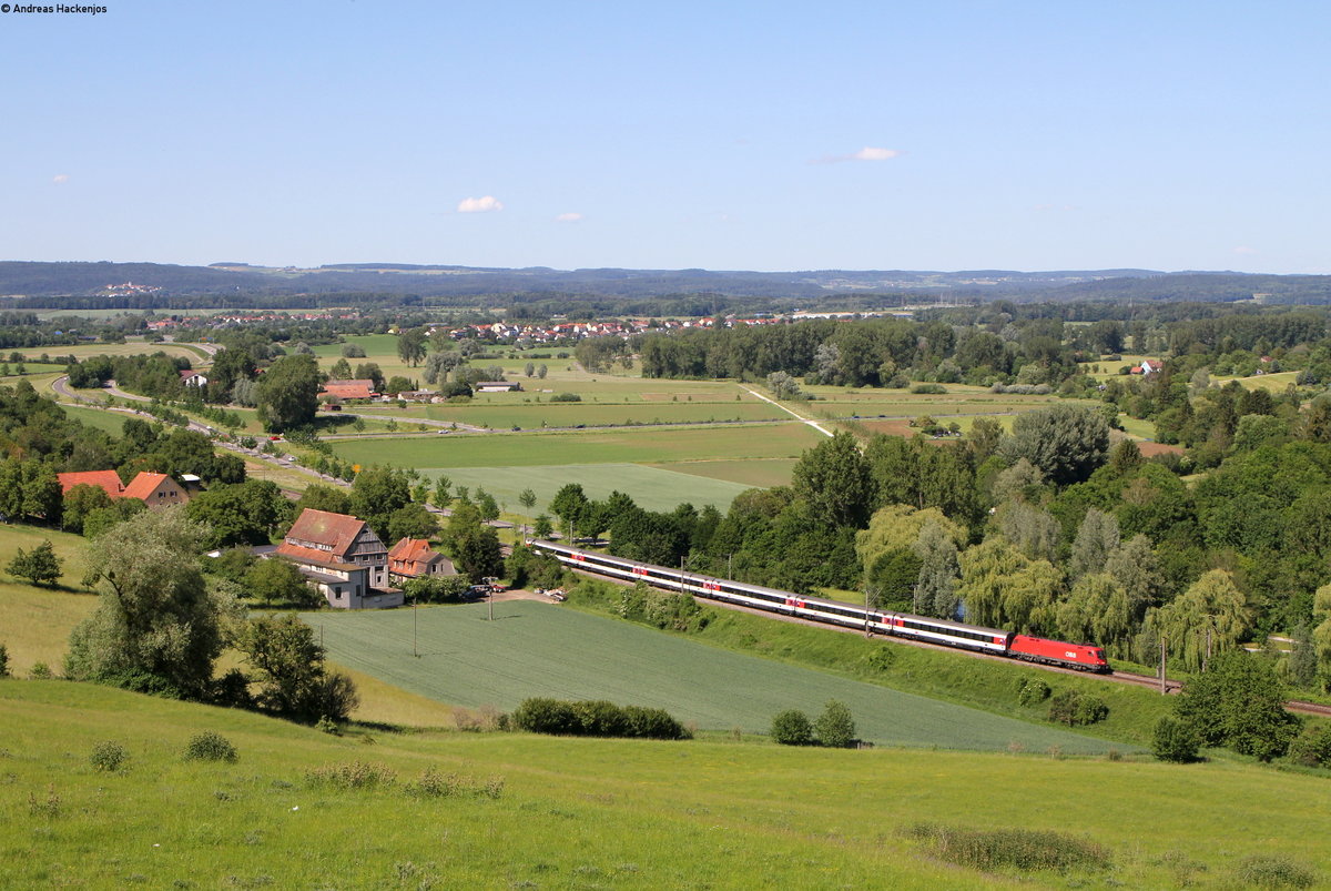1016 006 mit dem IC 189/ RE 50189 (Stuttgart Hbf-Zürich HB/Singen(Htw)) bei Singen 8.6.19