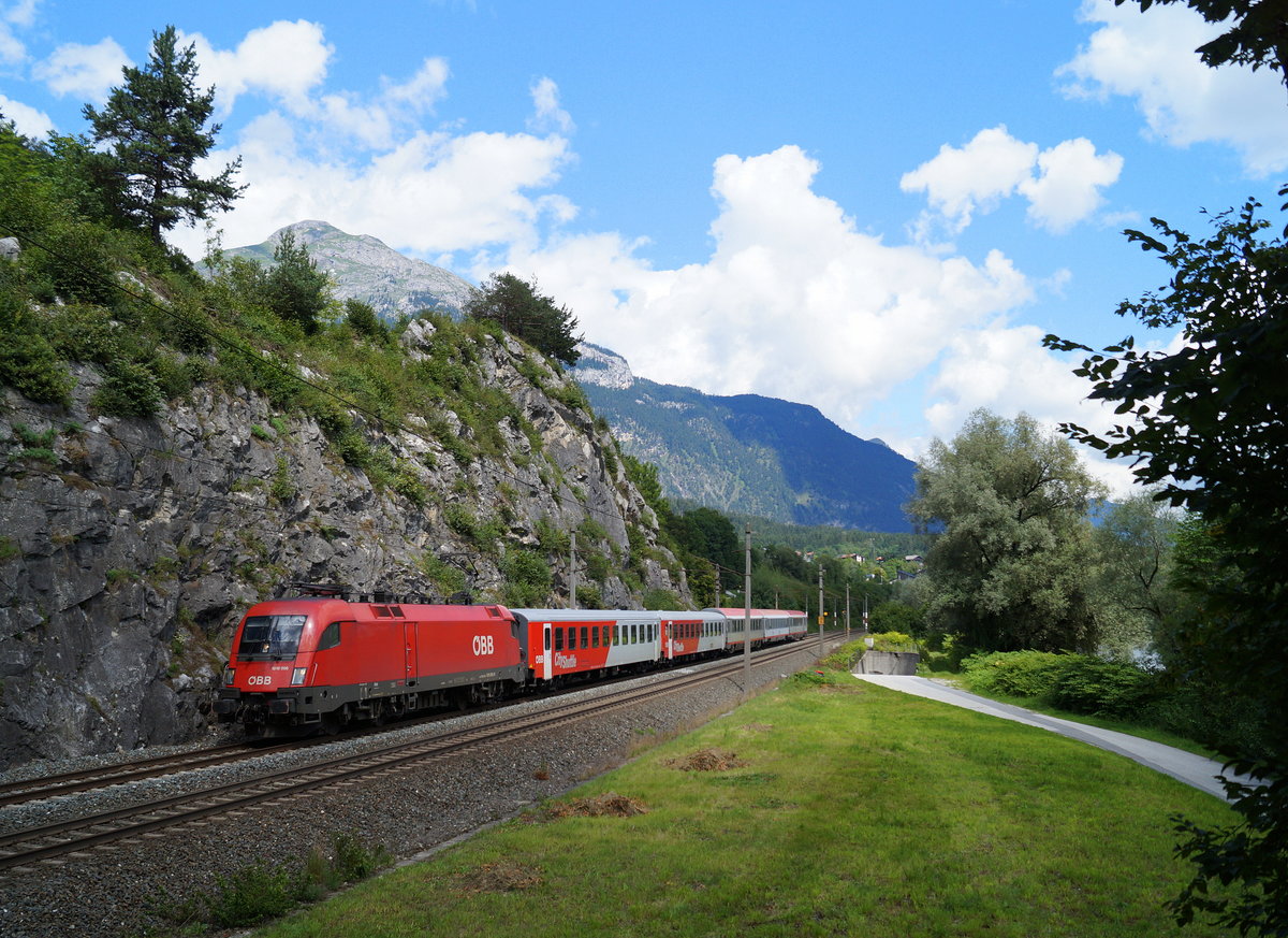 1016 006 mit dem REX 35218 (Wörgl Hbf - Innsbruck Hbf) bei Wiesing, 14.08.2019.
