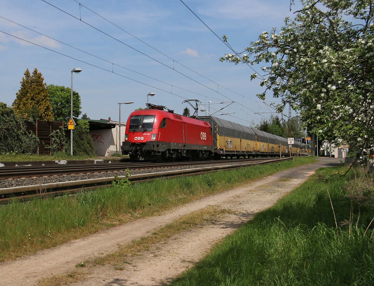1016 008 mit geschlossenen ARS-Autotransportwagen in Fahrtrichtung Süden. Aufgenommen in Ludwigsau-Friedlos am 10.05.2016.