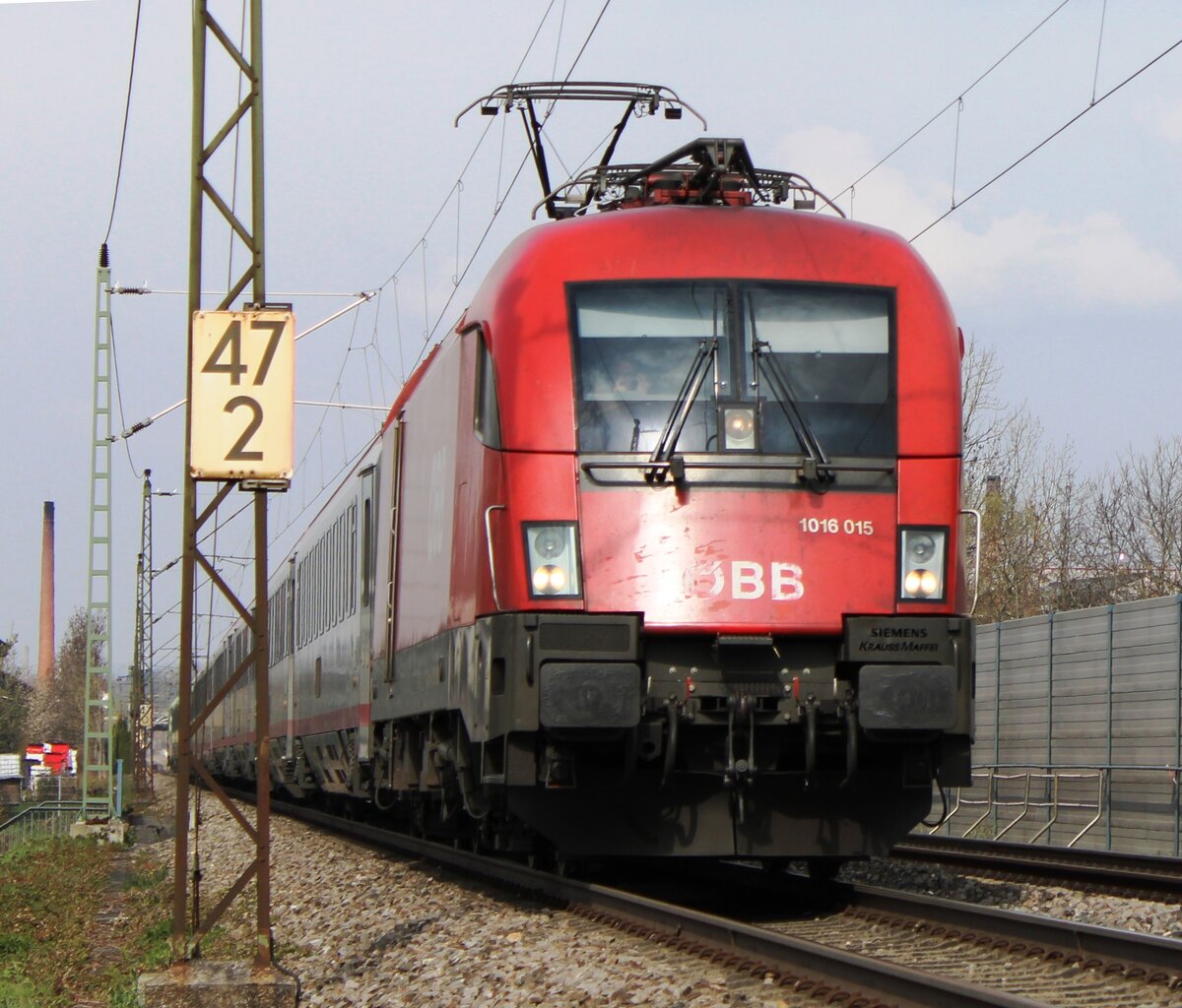 1016 015 Auf der Strecke zwischen Eislingen und Süssen 27.4.2021 