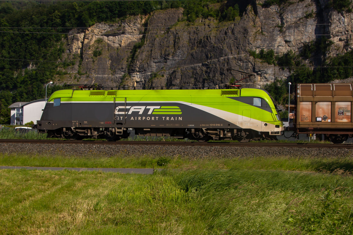 1016 016-8 kurz hinter Hohenems gen Wolfurt. 29.5.20