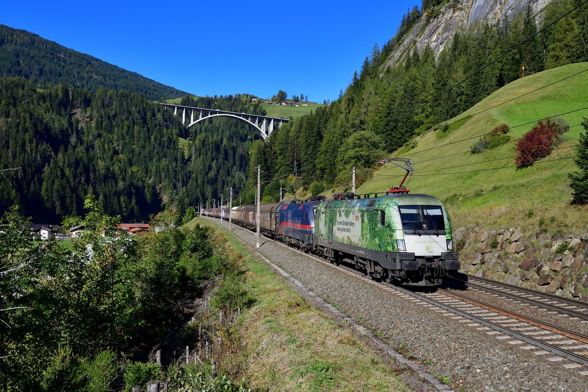 1016 023 + 1116 195 mit GAG 49839 am 12.10.2019 bei St. Jodok am Brenner.