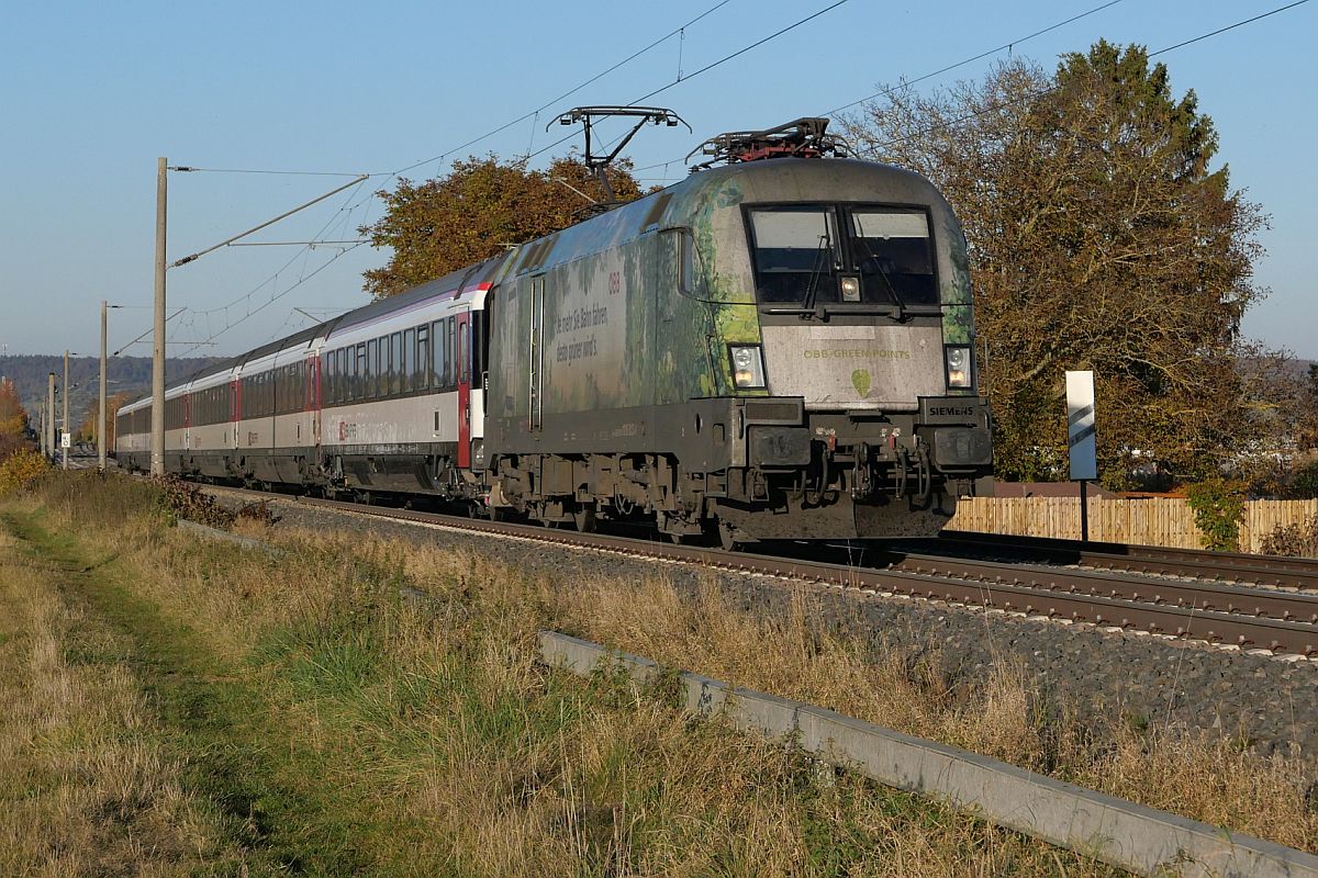 1016 023-4 mit den Wagen des IC 281, Stuttgart - Zürich, am 28.10.2021 bei Gäufelden