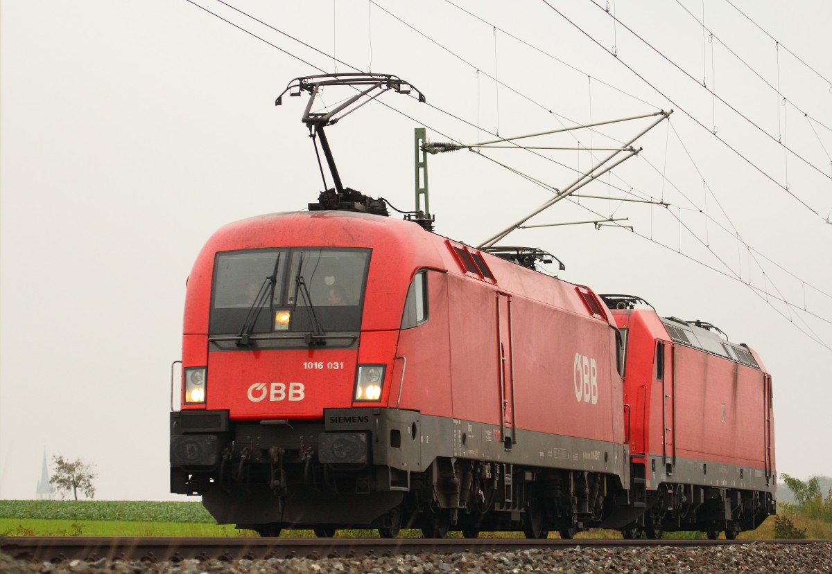 1016 031 ÖBB + 185 390-2 DB bei Lichtenfels am 21.10.2015.